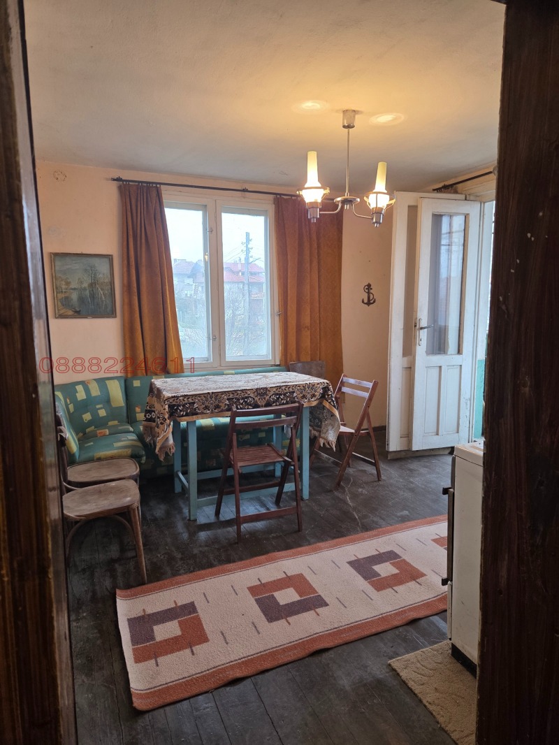 Продава ЕТАЖ ОТ КЪЩА, гр. Монтана, Кошарник, снимка 8 - Етаж от къща - 52868823