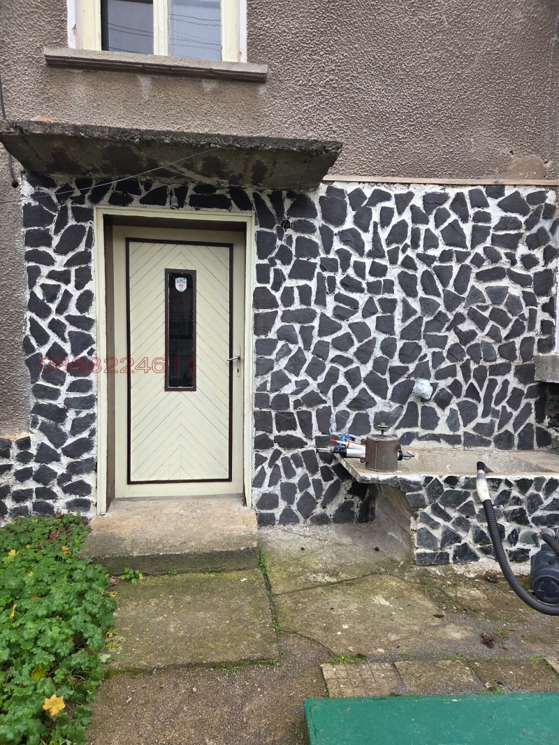 Продава ЕТАЖ ОТ КЪЩА, гр. Монтана, Кошарник, снимка 12 - Етаж от къща - 52868823