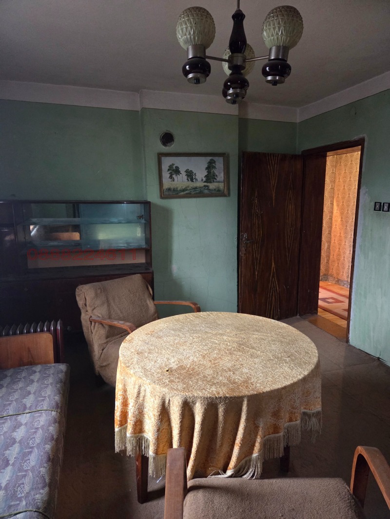 Продава ЕТАЖ ОТ КЪЩА, гр. Монтана, Кошарник, снимка 5 - Етаж от къща - 52868823