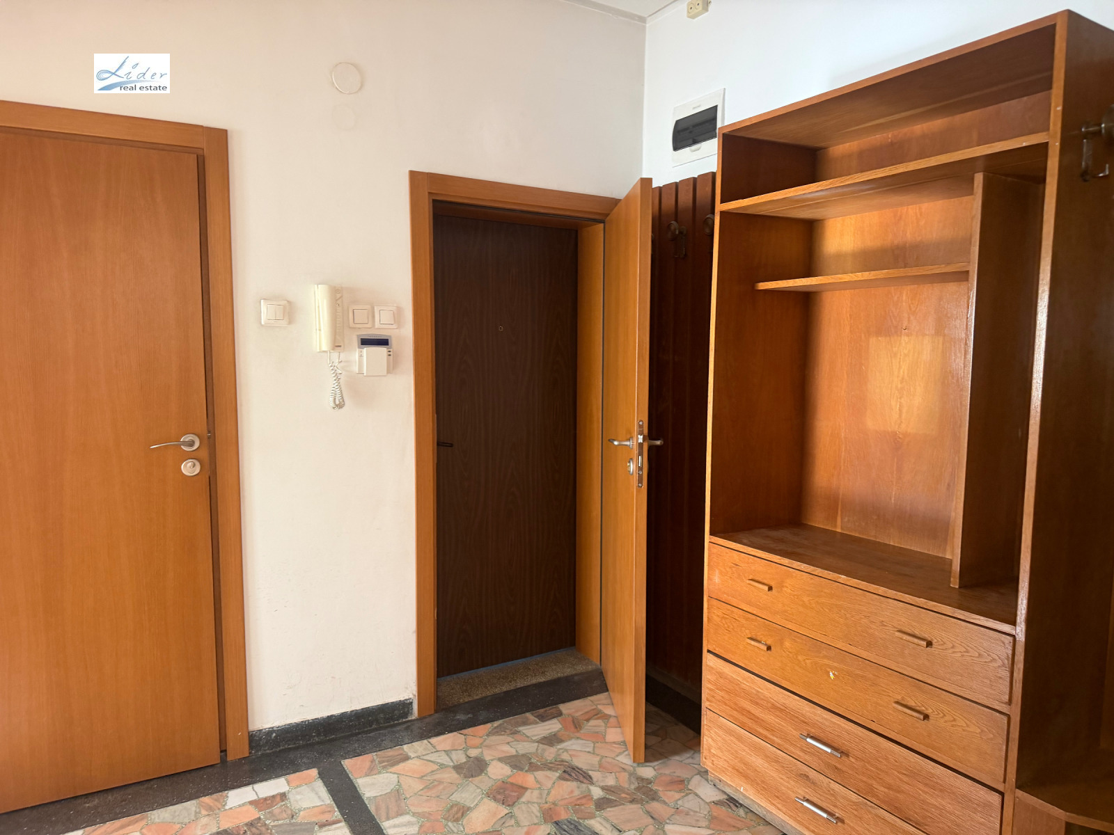 Продава 4-СТАЕН, гр. София, Лозенец, снимка 9 - Апартаменти - 55703072