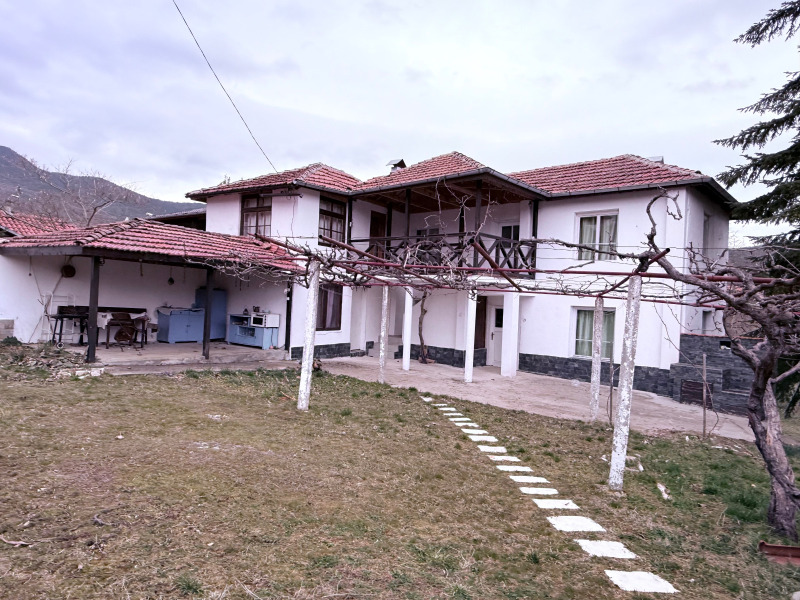 Продава КЪЩА в област Благоевград, гр. Гоце Делчев - 160 кв.м / 75 500 € » 147 665.17 лв., ПИРИН ИМОТИ