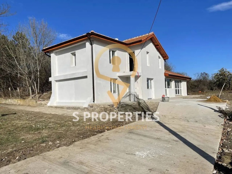 Продава КЪЩА, с. Изгрев, област Варна, снимка 2 - Къщи - 52322175