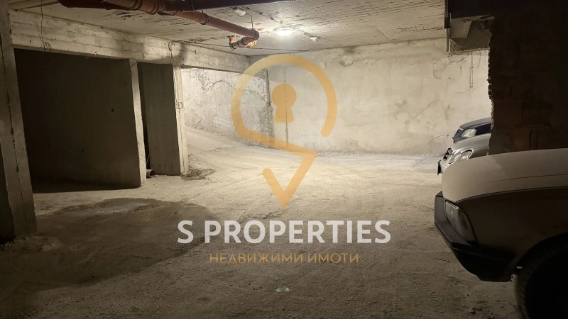 Продава ГАРАЖ, ПАРКОМЯСТО, гр. Варна, Централна поща, снимка 4 - Гаражи и паркоместа - 53096244