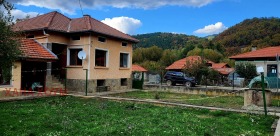 Casa Aprilți, regiunea Lovech