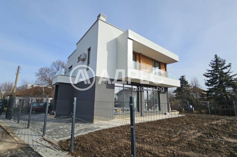 Продава КЪЩА, с. Мусачево, област София област