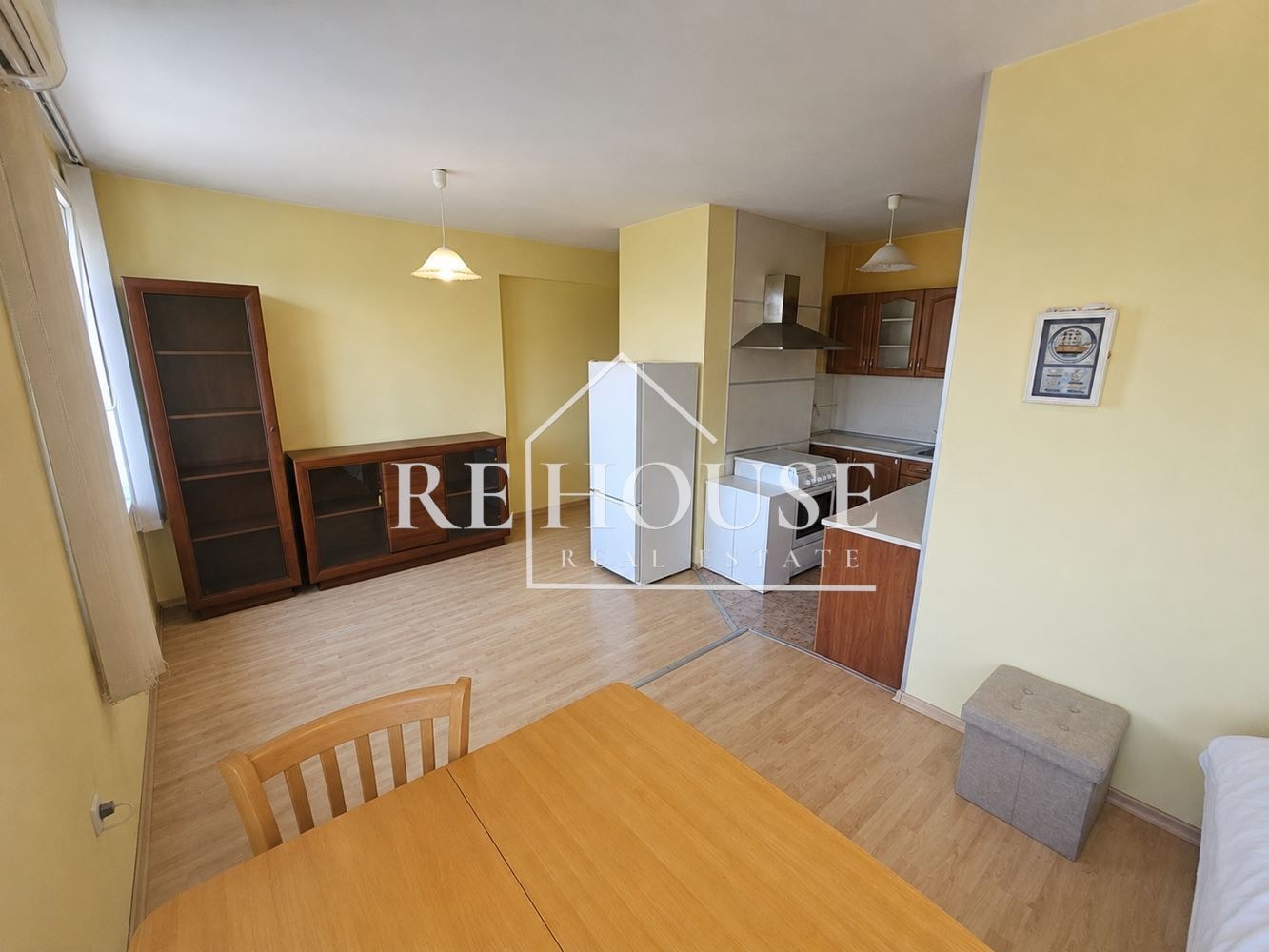 Продава 3-СТАЕН, гр. Варна, Централна поща, снимка 2 - Апартаменти - 55722203