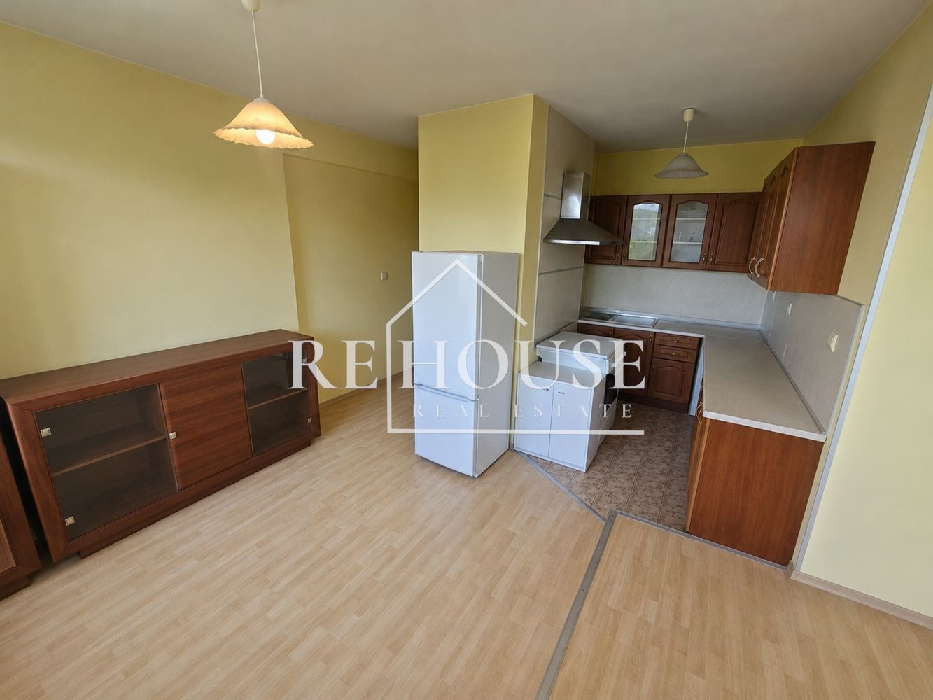 Продава 3-СТАЕН, гр. Варна, Централна поща, снимка 3 - Апартаменти - 55722203