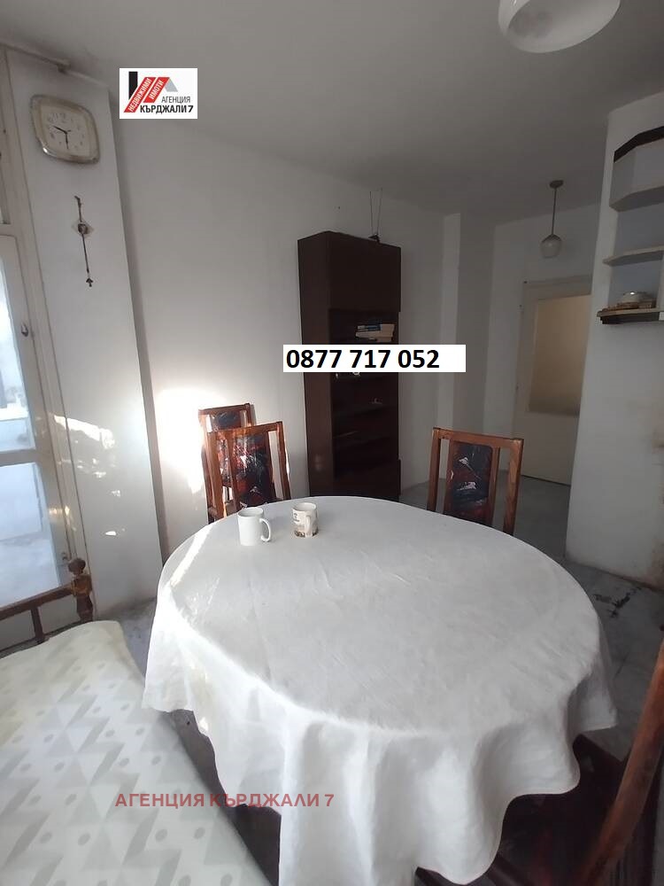 Продава 3-СТАЕН, гр. Кърджали, Център, снимка 3 - Апартаменти - 52332295