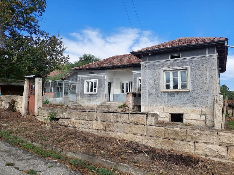Продава  Къща, област Русе, с. Острица • 11 300 EUR • ID 28215268 — holmes.bg - [1] 