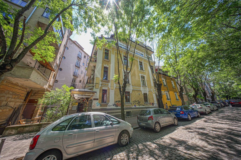 Продава  3-стаен град София , Център , 107 кв.м | 47642507