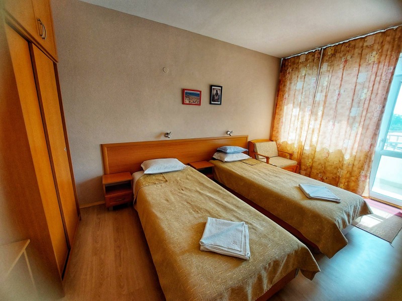 Продава КЪЩА, с. Крапец, област Добрич, снимка 7 - Къщи - 52393116