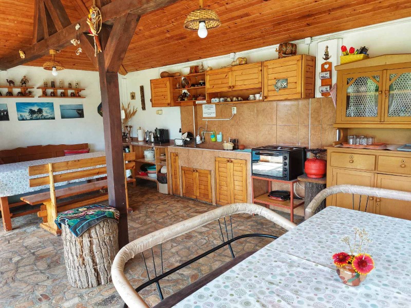 Продава КЪЩА, с. Крапец, област Добрич, снимка 12 - Къщи - 52393116