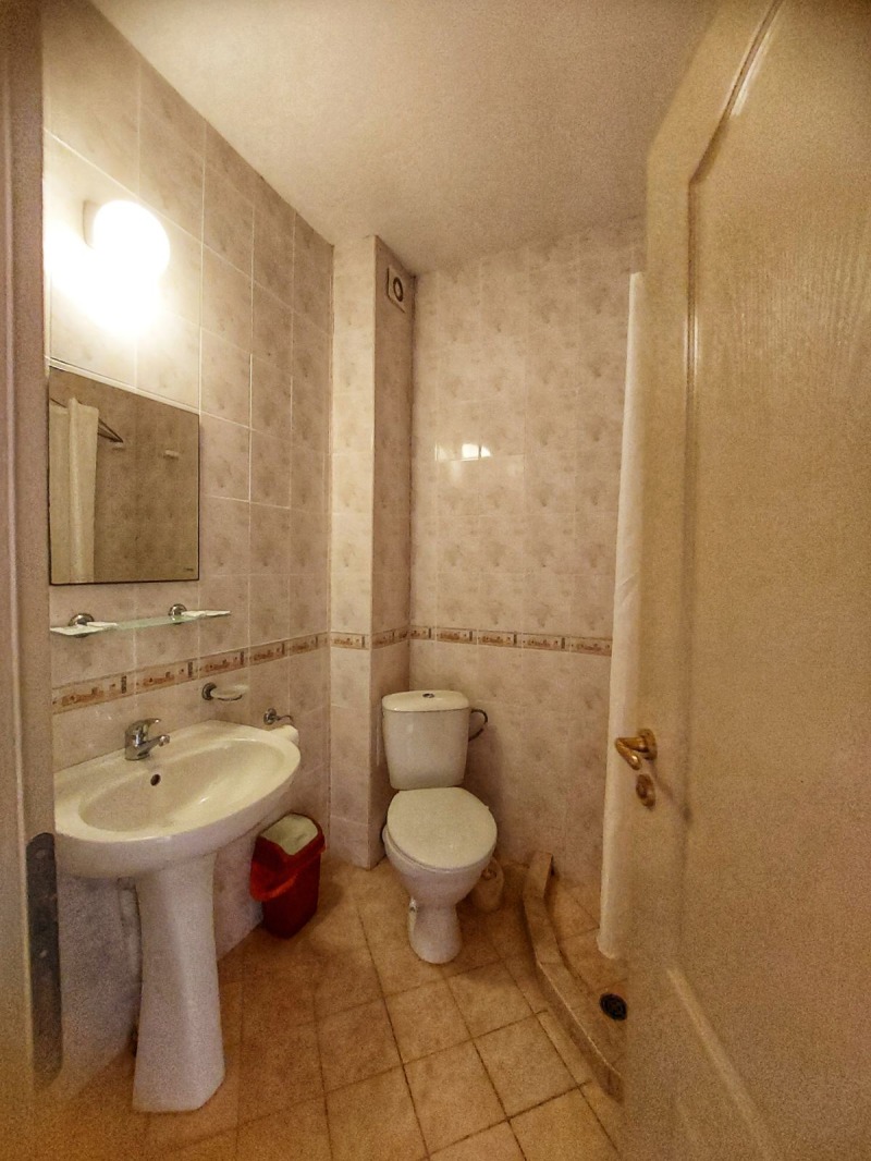 Продава КЪЩА, с. Крапец, област Добрич, снимка 10 - Къщи - 52393116