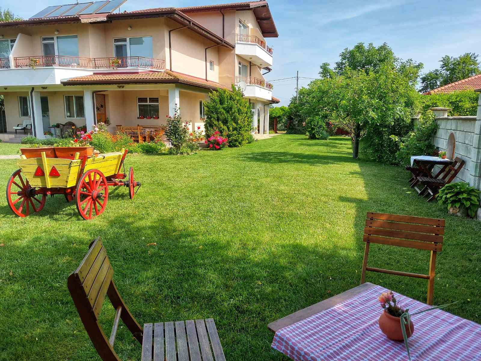 Продава КЪЩА, с. Крапец, област Добрич, снимка 2 - Къщи - 52393116