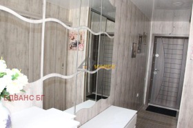 1 sovrum Slaveikov, Burgas 6