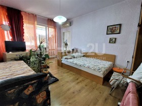 2 Schlafzimmer Kajsiewa gradina, Warna 1