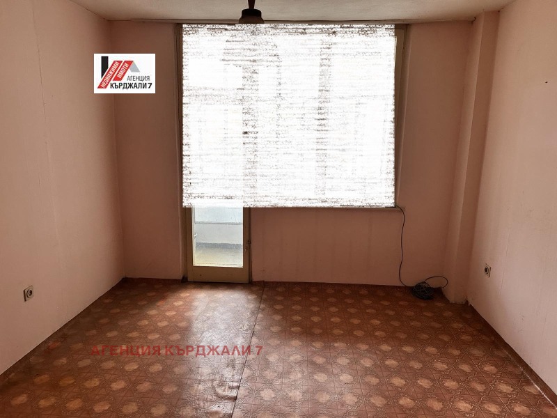 Продава 2-СТАЕН, град Кърджали, Веселчане • 79900 лв. / 40852.22 € • 89866324 1