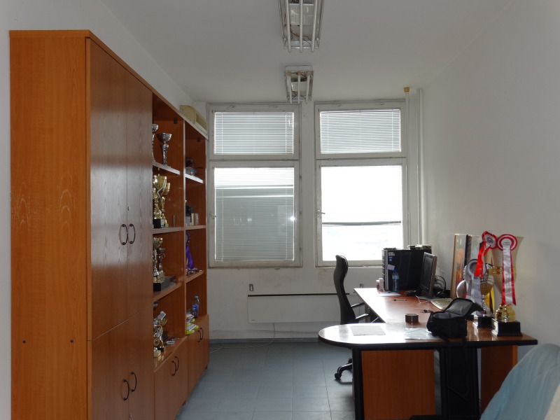 Продава ОФИС, гр. Велико Търново, Промишлена зона - Запад, снимка 6 - Офиси - 52621597
