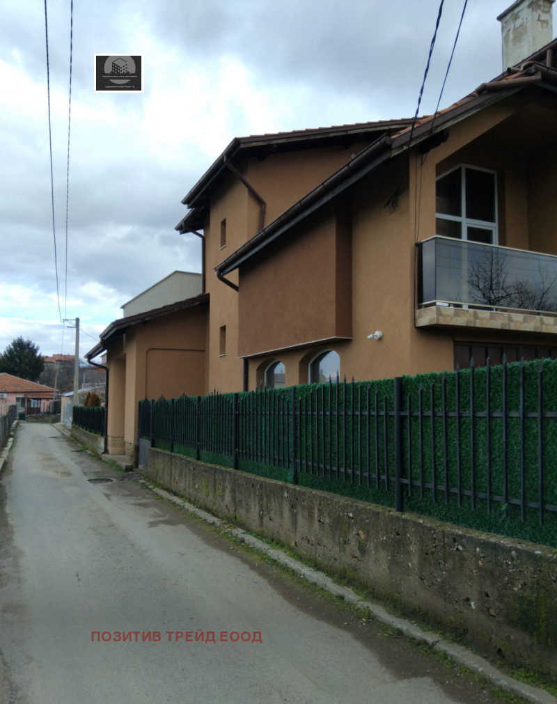 Продава КЪЩА, гр. Кюстендил, Герена, снимка 2 - Къщи - 53500753