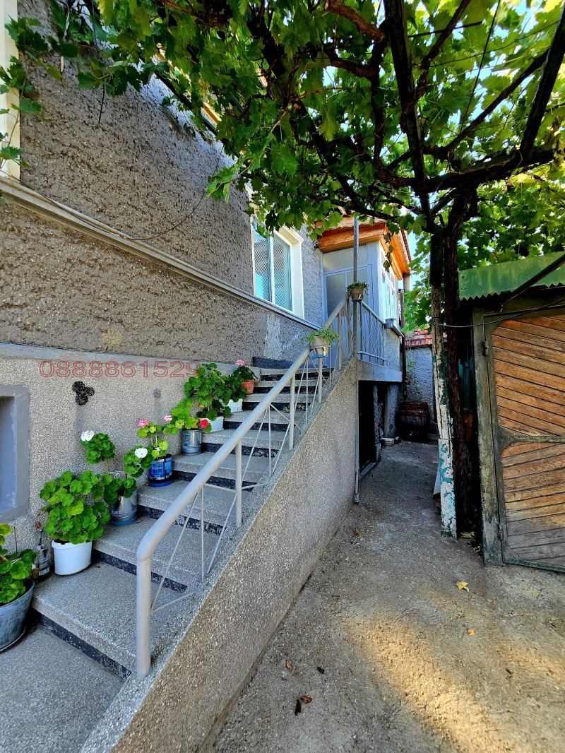 Продава КЪЩА, гр. Добрич, Пинета, снимка 3 - Къщи - 52783409