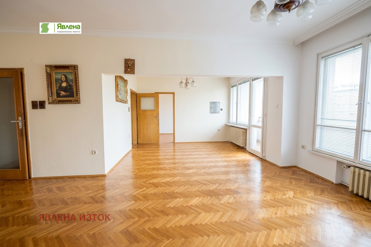 Продава 3-СТАЕН, гр. София, Център, снимка 1 - Апартаменти - 55045870
