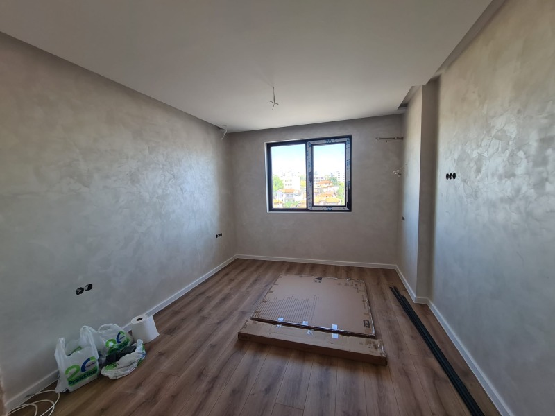 Продава  2-стаен град Хасково , Любен Каравелов , 68 кв.м | 82097941 - изображение [12]