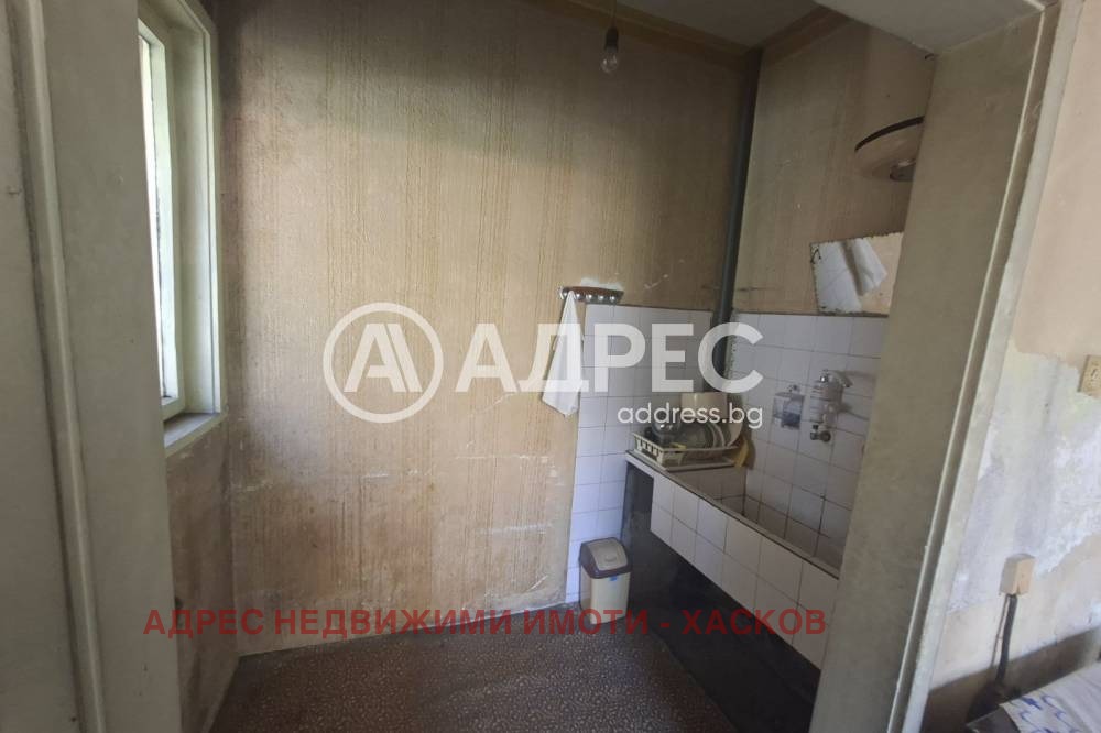 Продава ЕТАЖ ОТ КЪЩА, гр. Хасково, Център, снимка 11 - Етаж от къща - 54910881