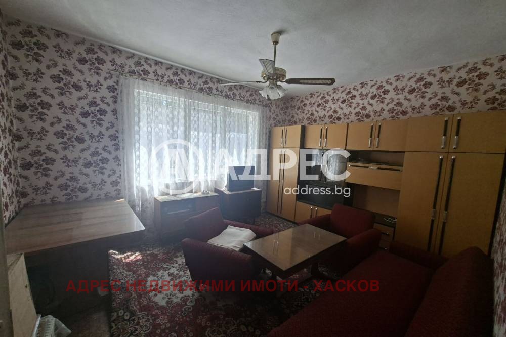 Продава ЕТАЖ ОТ КЪЩА, гр. Хасково, Център, снимка 7 - Етаж от къща - 54910881