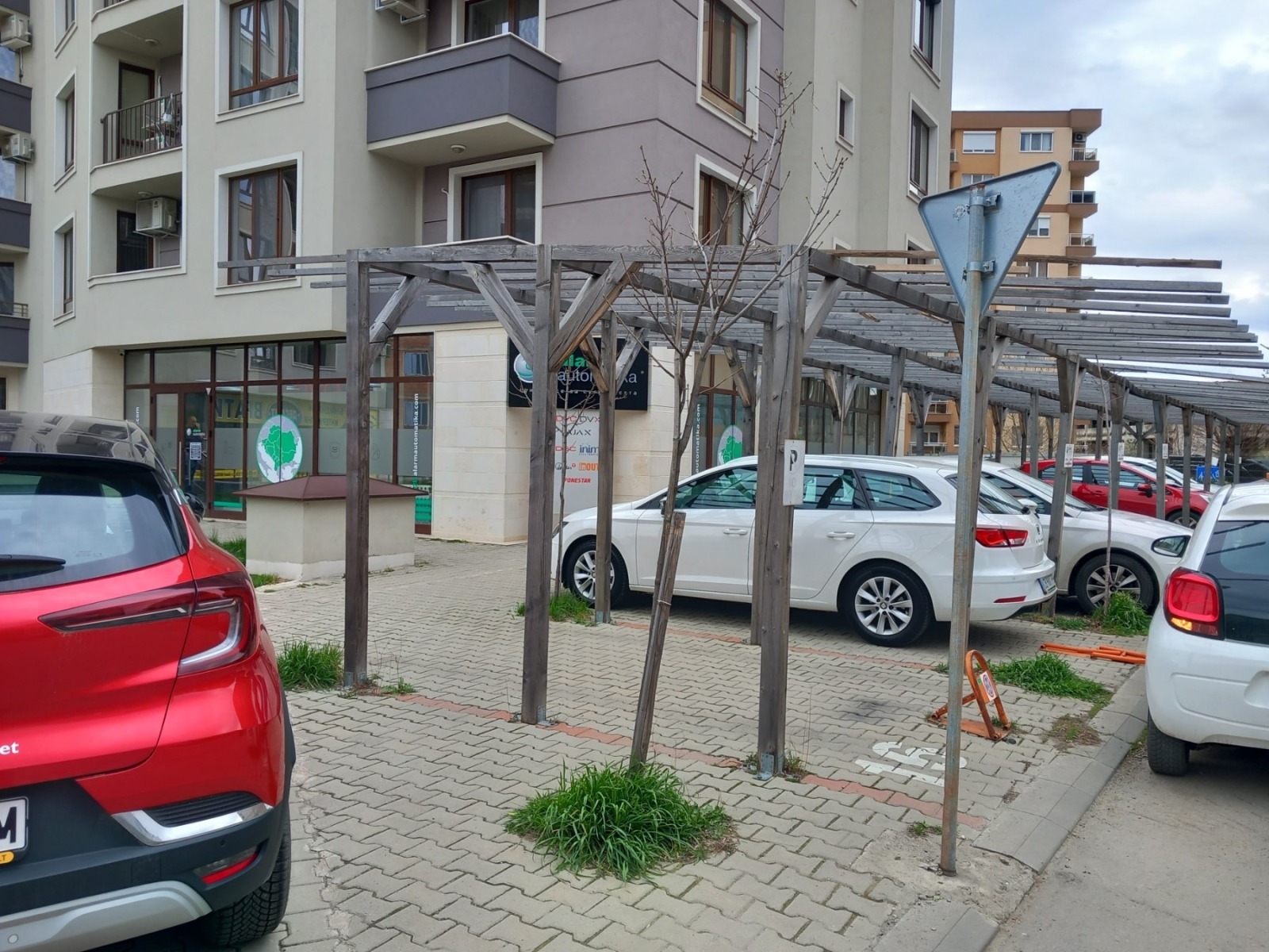 Продава ГАРАЖ, ПАРКОМЯСТО, гр. София, Младост 4, снимка 4 - Гаражи и паркоместа - 54721149