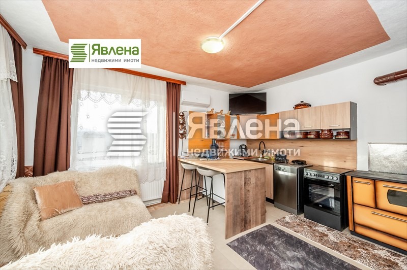 Продава ЕТАЖ ОТ КЪЩА, гр. Перник, Църква, снимка 8 - Етаж от къща - 52958795