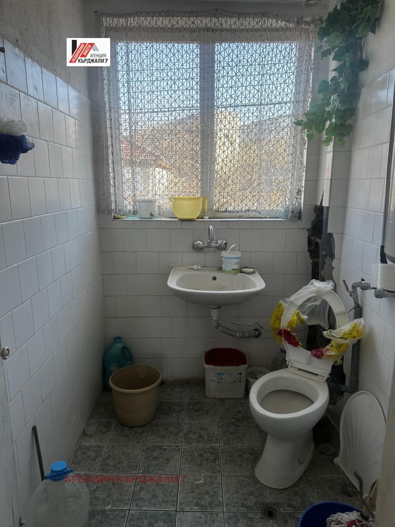 Продава КЪЩА, гр. Кърджали, Веселчане, снимка 8 - Къщи - 53201137