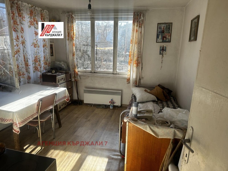 Продава КЪЩА, гр. Кърджали, Веселчане, снимка 2 - Къщи - 53201137