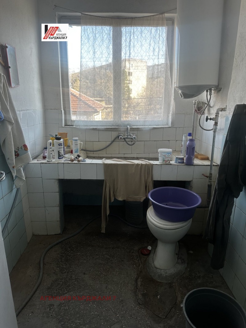 Продава КЪЩА, гр. Кърджали, Веселчане, снимка 12 - Къщи - 53201137