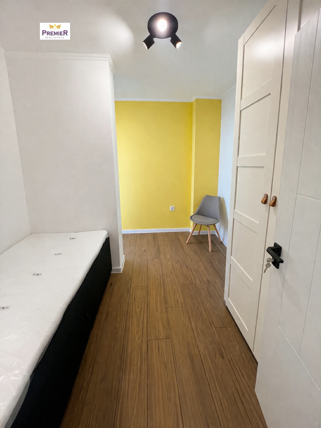 Продава 2-СТАЕН, гр. Бургас, Изгрев, снимка 2 - Апартаменти - 54057453