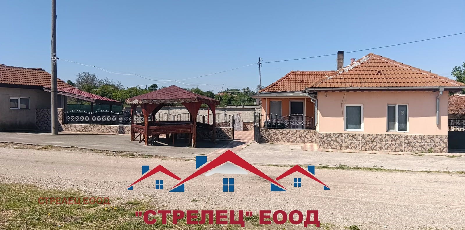 Продава КЪЩА, с. Карапелит, област Добрич