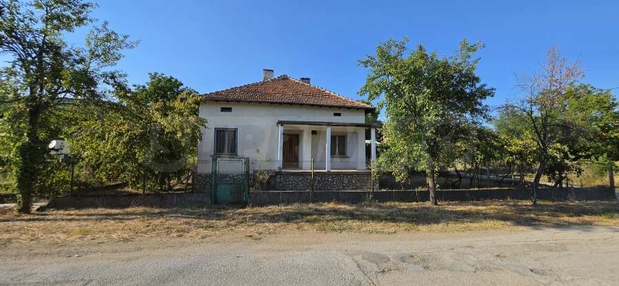 Продава КЪЩА, с. Орешене, област Ловеч