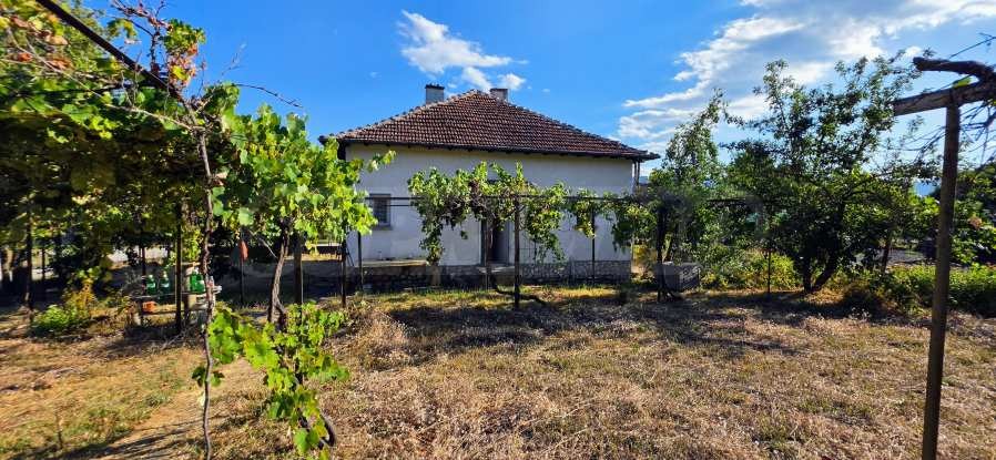 Продава КЪЩА, с. Орешене, област Ловеч, снимка 4 - Къщи - 55804189
