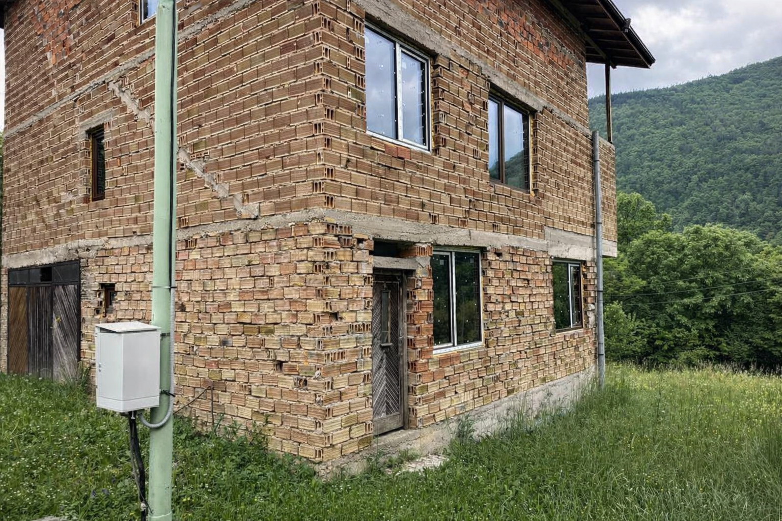 Продава КЪЩА, гр. Своге, област София област, снимка 2 - Къщи - 55988617