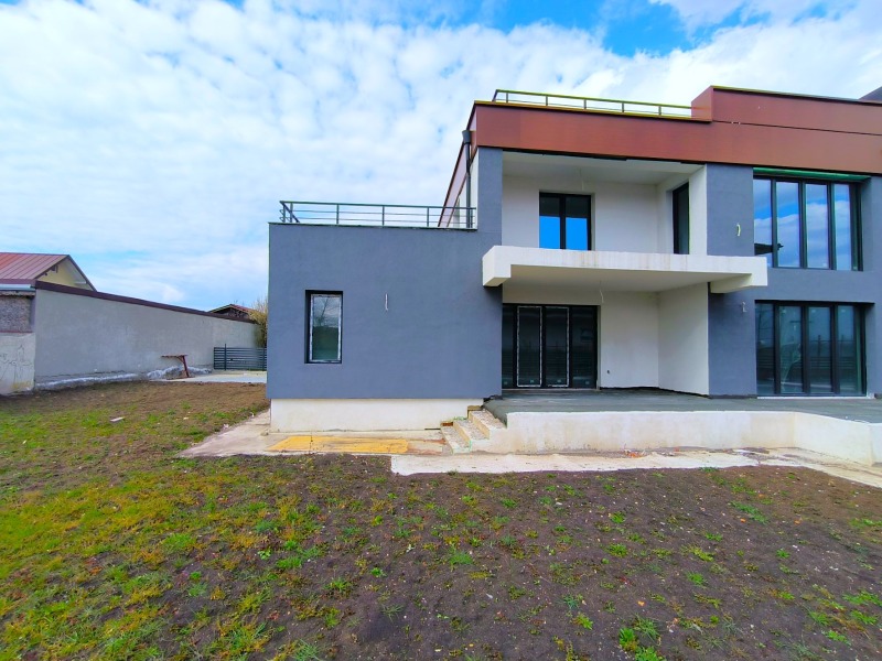 Продава КЪЩА в област София, гр. Костинброд - 370 кв.м / 358 000 € » 700 187.14 лв., 3-МО ОФИС АМАЛТЕЯ