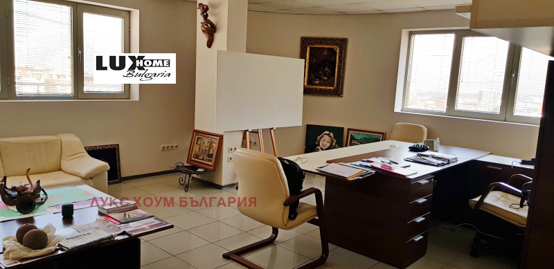 Продава ОФИС в град София, Витоша - 379 кв.м / 606 400 € » 1 186 015.31 лв., ЛУКС ХОУМ БЪЛГАРИЯ