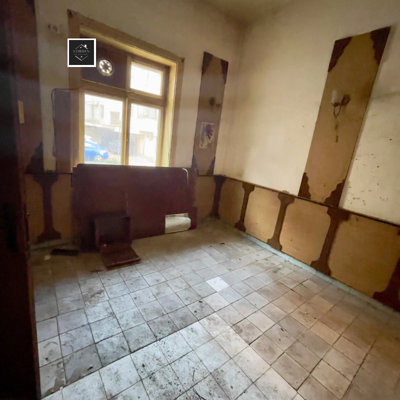 Продава 3-СТАЕН, гр. Пазарджик, Идеален център, снимка 3 - Апартаменти - 52938176