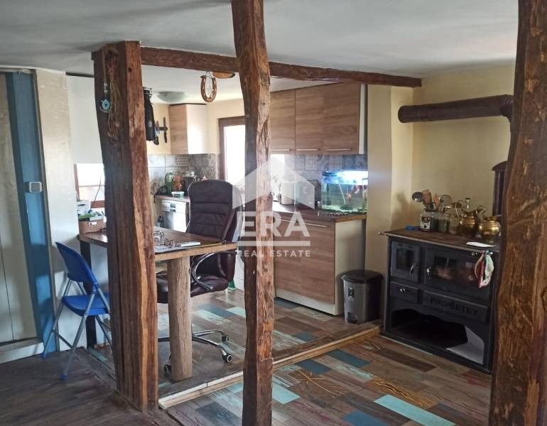 Продава КЪЩА, с. Божевци, област Сливен, снимка 3 - Къщи - 53602378