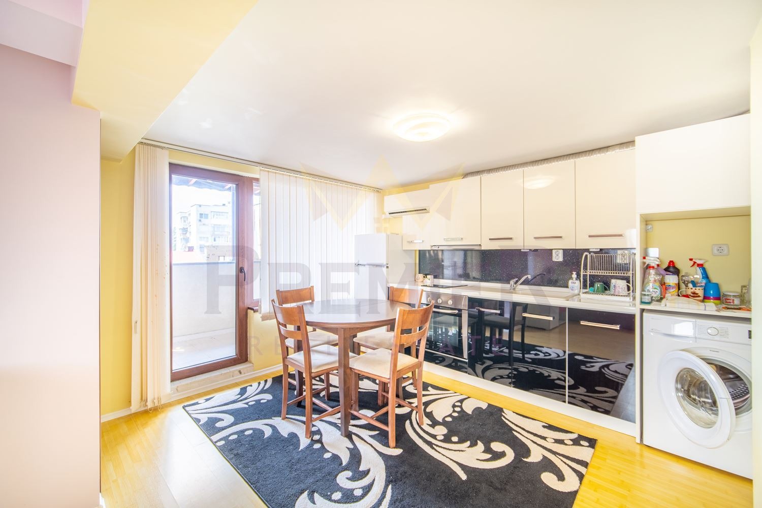 Продава 2-СТАЕН, гр. Варна, Левски 1