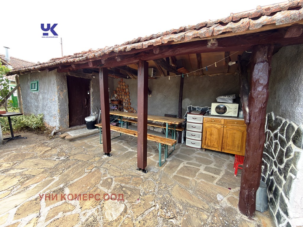 Продава КЪЩА, с. Банище, област Перник, снимка 3 - Къщи - 55268206