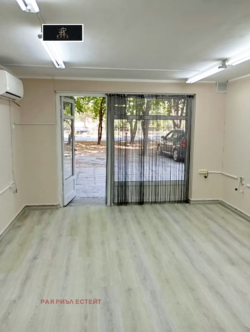 Продава МАГАЗИН в град Пловдив, Кючук Париж - 25 кв.м / 55 000 € » 107 570.65 лв., РАЯ РИЪЛ ЕСТЕЙТ