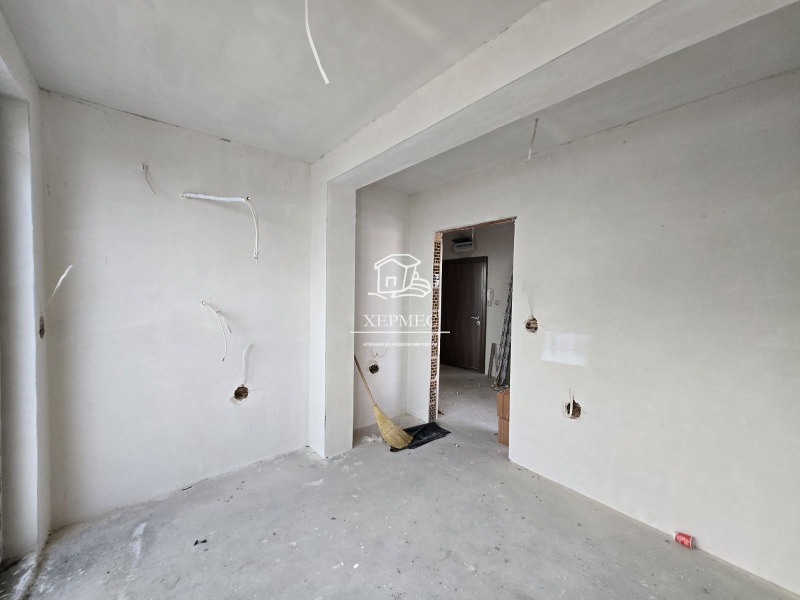 Till salu  3+ sovrum Burgas , Sarafovo , 155 kvm | 53680377 - bild [6]