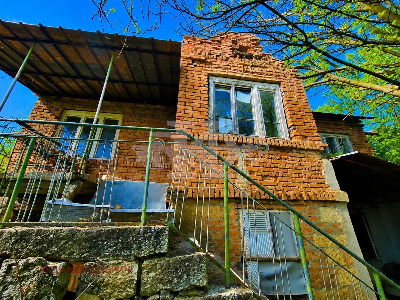 Продава КЪЩА, с. Червенци, област Варна