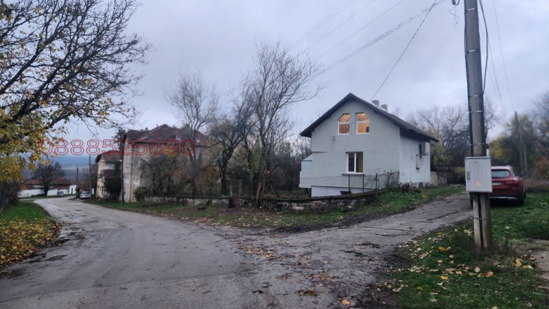 Продава ВИЛА, с. Орешене, област Ловеч, снимка 12 - Вили - 52858996