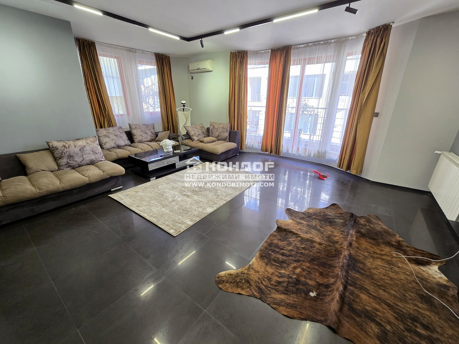 Продава МНОГОСТАЕН, гр. Пловдив, Кършияка, снимка 2 - Апартаменти - 49615805