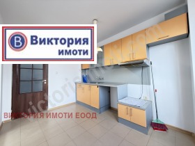 2-стаен град Велико Търново, Акация 4